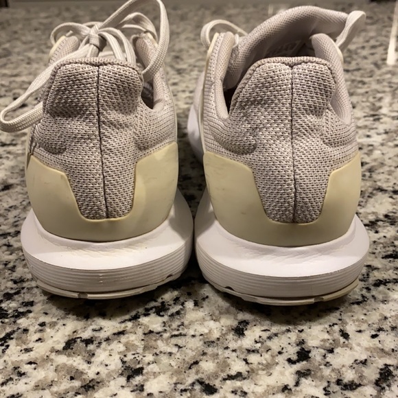 Adidas Cloud Foam Silver-Gray-White Running Shoes - Picture 16 of 16